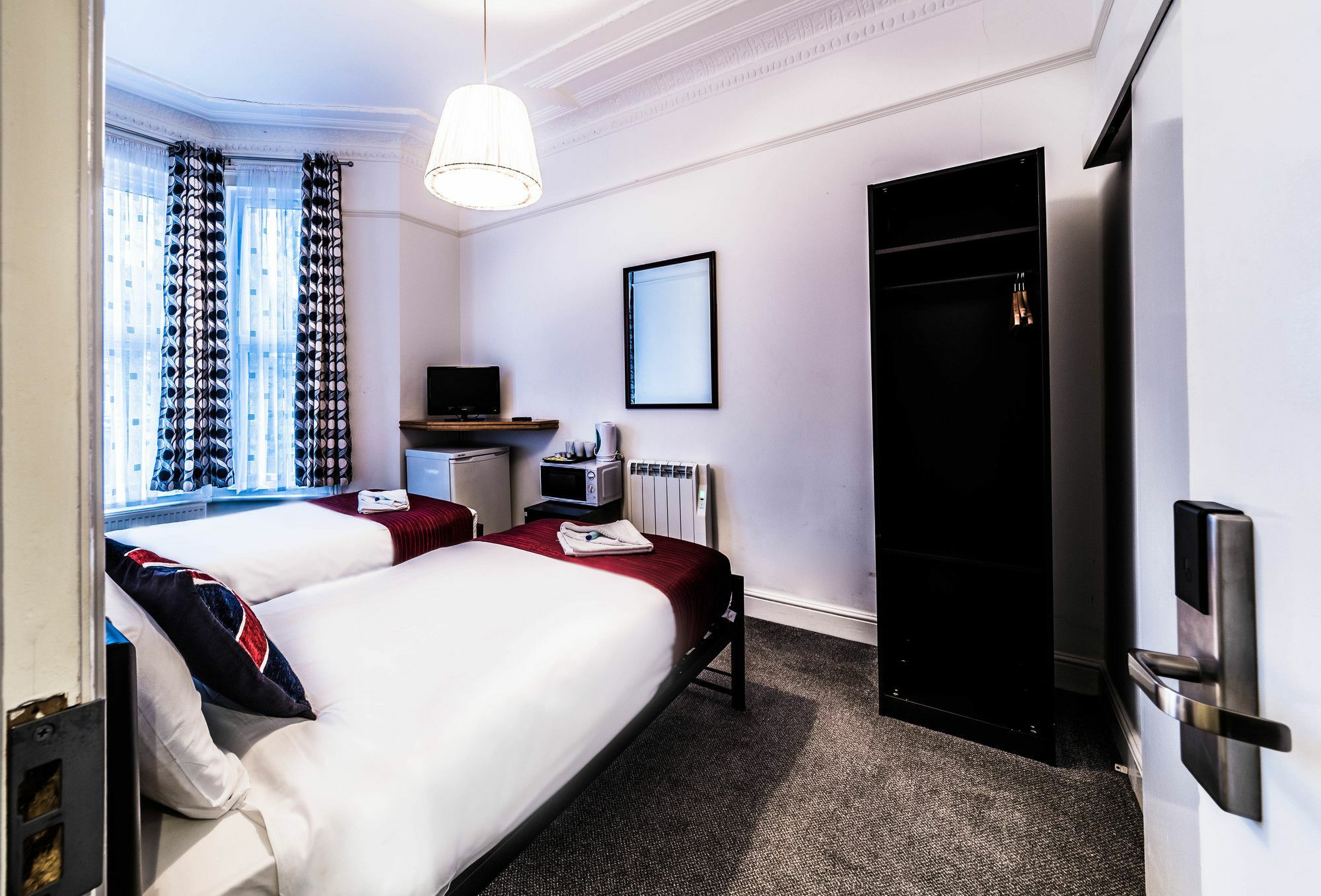 Hellenic Hotel By Saba Лондон Экстерьер фото